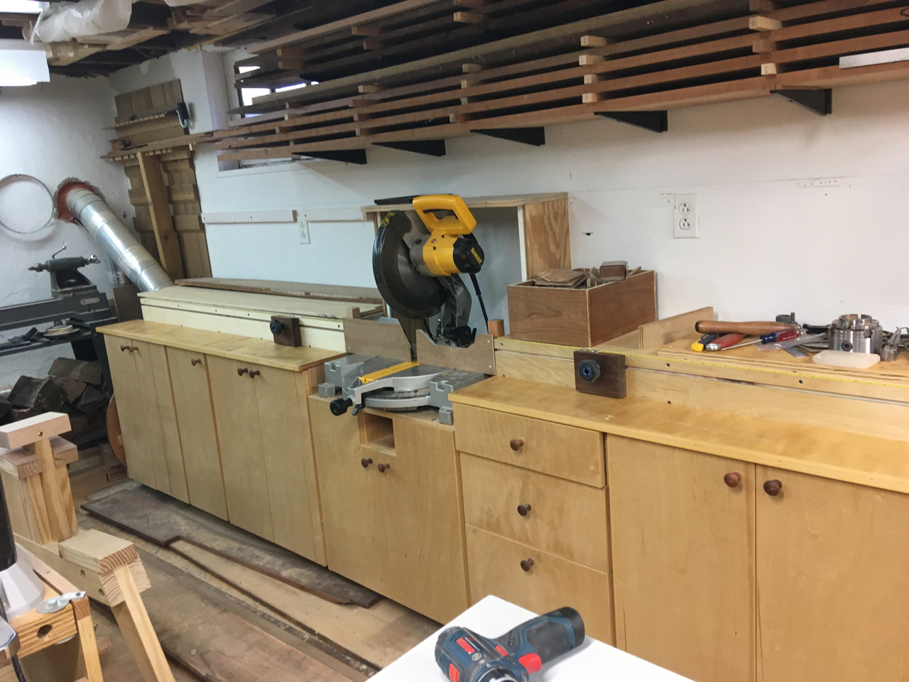 Miter saw station with completed fence